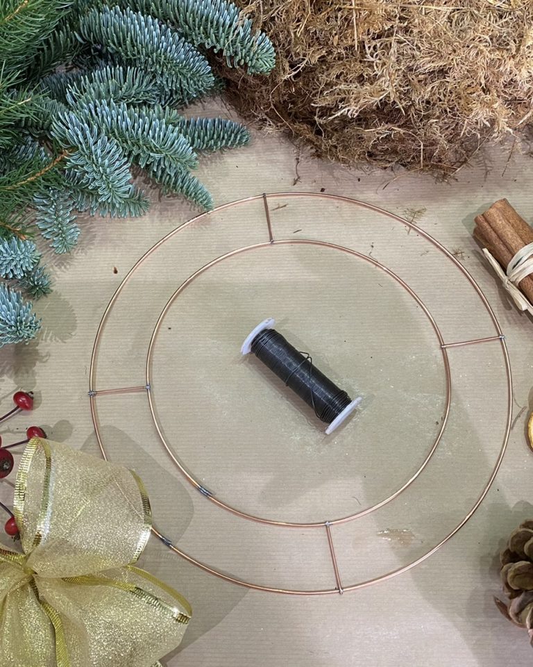 DIY Christmas Wreath Kit - Wednesday 11th December Delivery