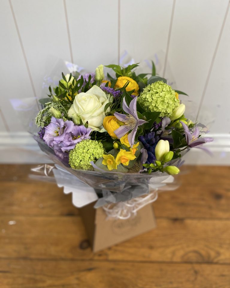 Hand-tied Bouquet in Water - Image 5