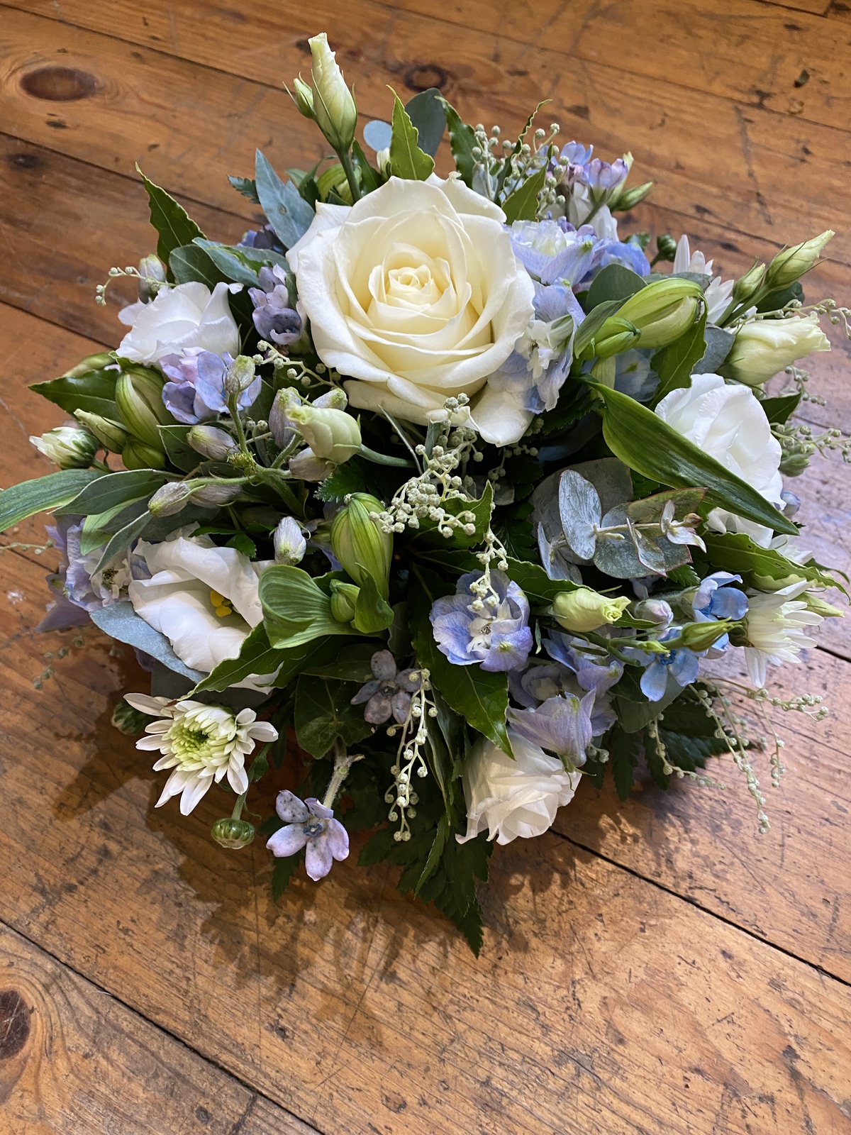 Our Guide To Funeral And Sympathy Flowers The Real Flower Company Blog