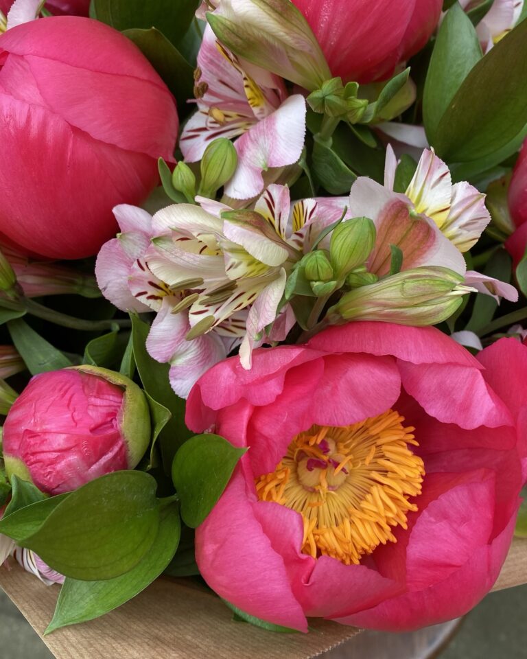 Peony Bouquet - Image 3